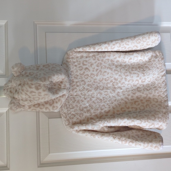Old Navy leopard print fleece with ears 3t😍 - Picture 5 of 5